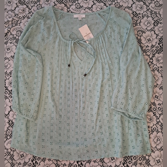 New Directions Light Green Blouse - Picture 15 of 16